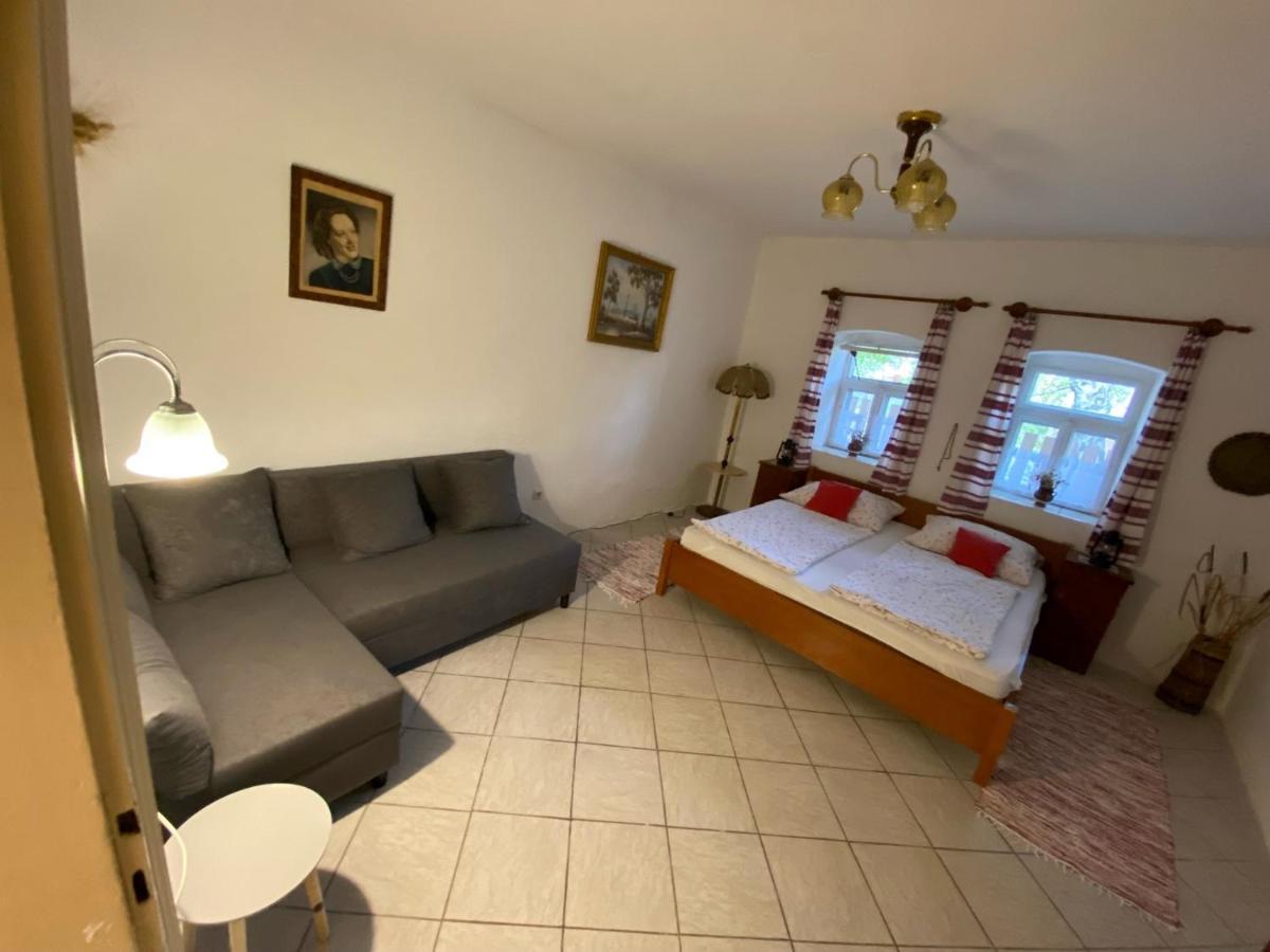 Arpad Nyaralohaz Villa Sarud Екстериор снимка
