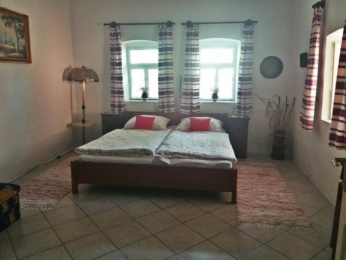 Arpad Nyaralohaz Villa Sarud Екстериор снимка