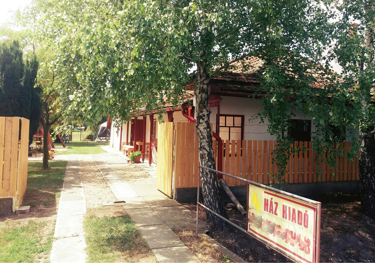 Arpad Nyaralohaz Villa Sarud Екстериор снимка